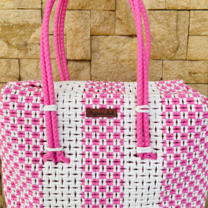 PINKISH WHITY