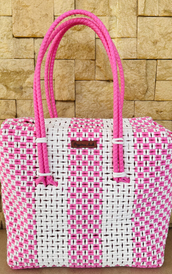 PINKISH WHITY