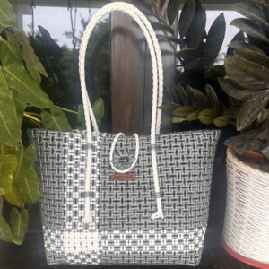 SILVERY HANG