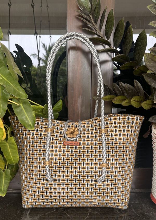 GOLDEN FLOWER